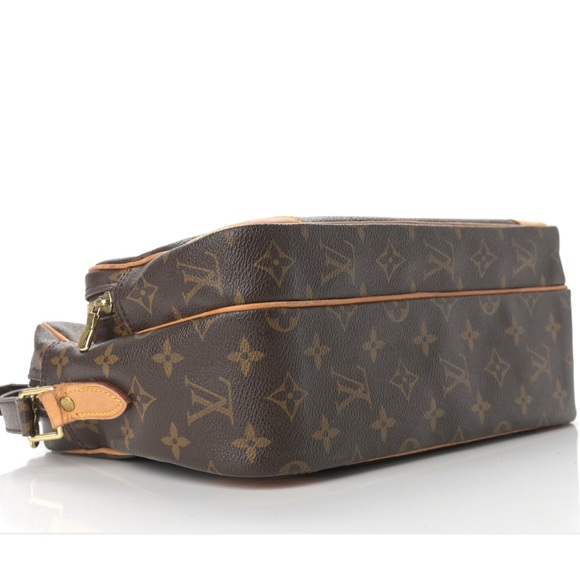 Louis Vuitton Monogram Crossbody Messenger - Picture 4 of 13